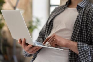 Használt laptop kínálat – miért éri meg felújított gépet választani?