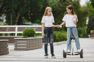 Elektromos játék gyerekeknek – hogyan válassz biztonságosan és okosan?